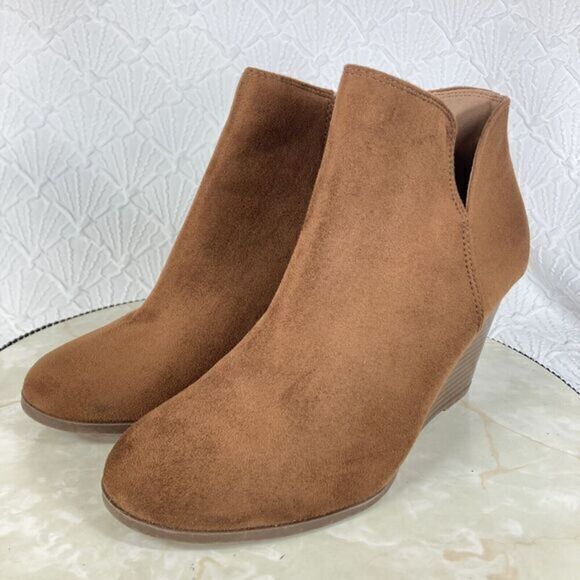 SODA Ankle Boots Womens Size 10 Brown V Cut Shaft Almond Toe Slip On Wedge Shoes - Picture 4 of 12